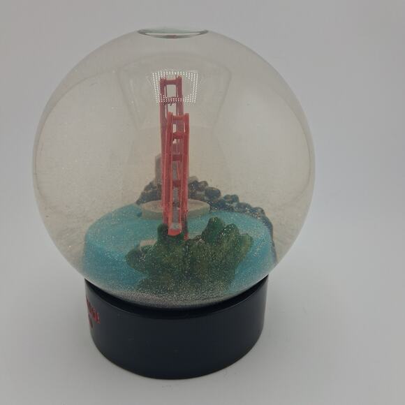 Golden Gate Bridge Fog Globe San Francisco Snowglobe Rare & Beautiful Decoration - Picture 2 of 7